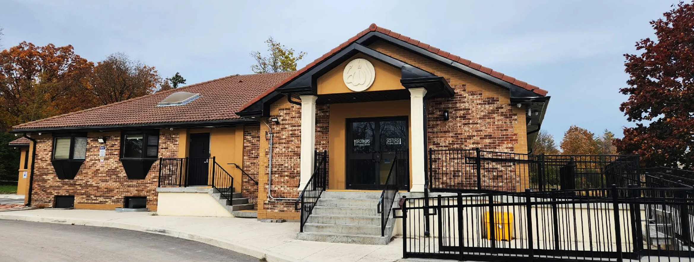 Exterior view of Milton Masjid Oakville building